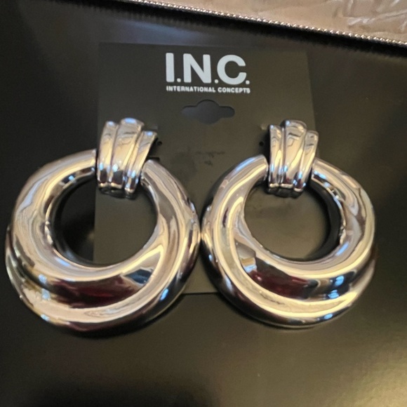 New! INC Large Silver Fashion Jewelry Earrings Circular Pattern Pierced - Picture 6 of 7